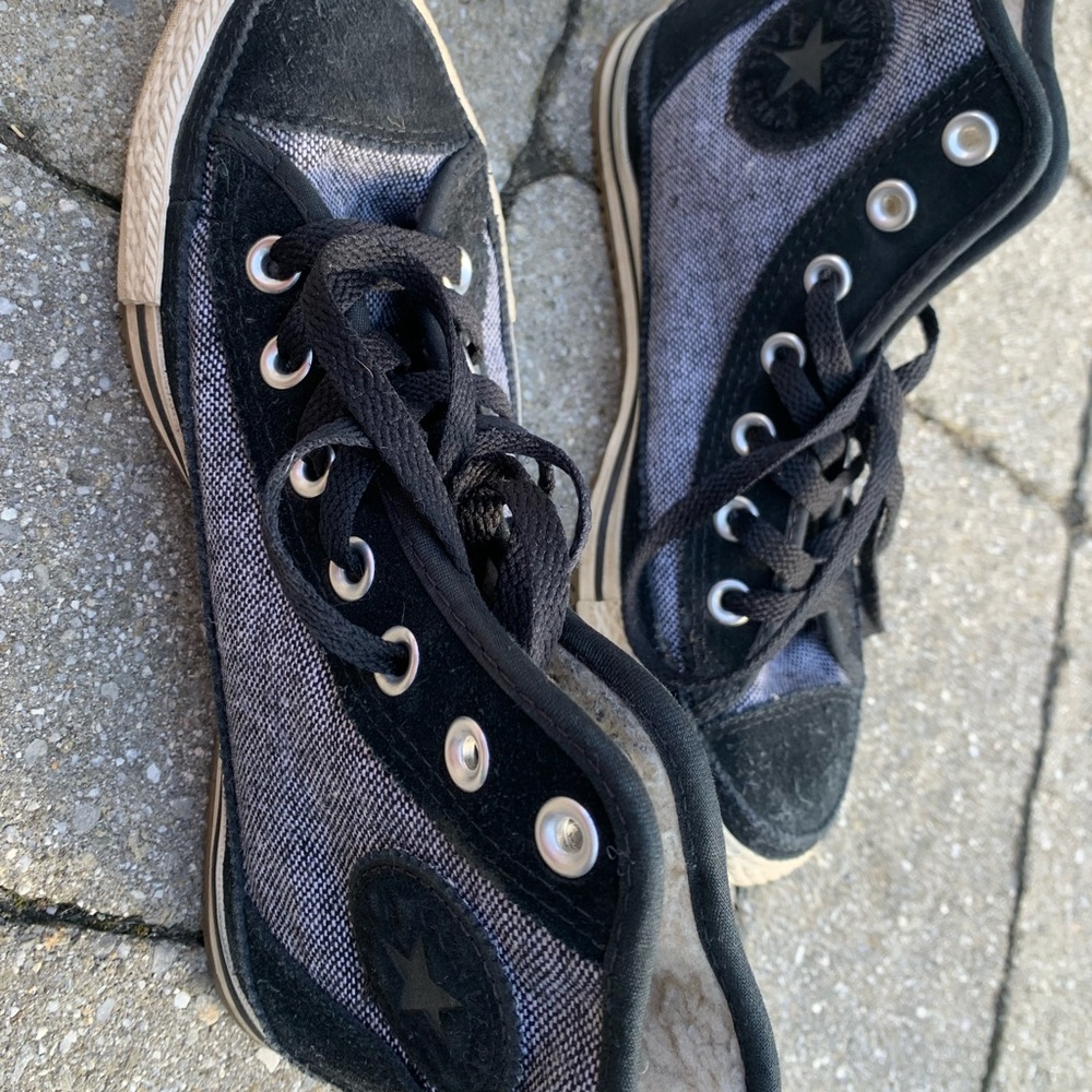 Converse All Star lined high tops 6.5, like new!